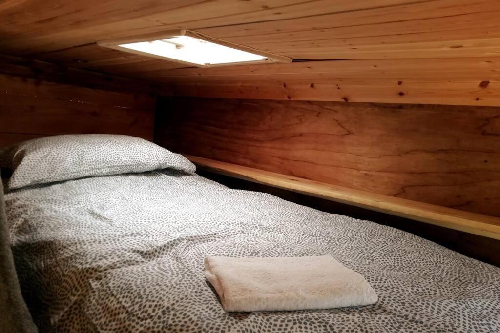Truck & Pod Creative Nature Retreat. Бантри Екстериор снимка